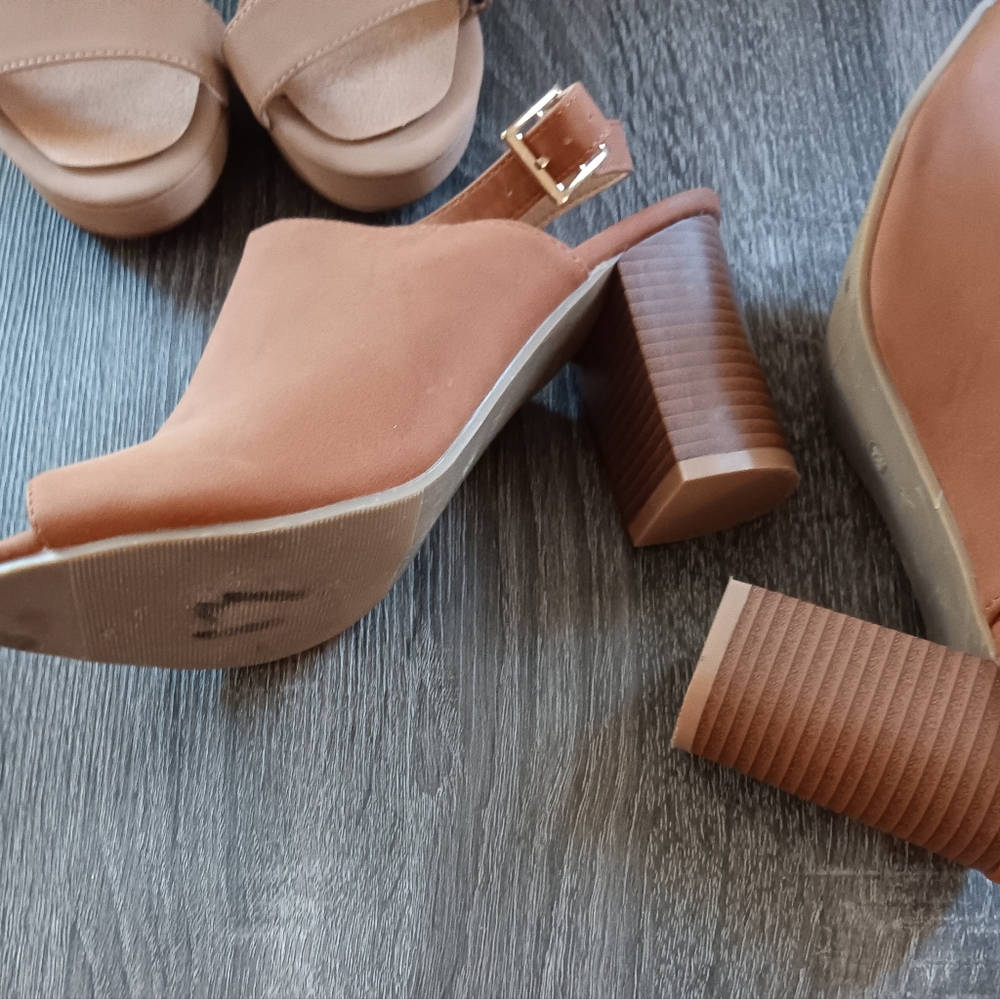 (GREAT DEAL ) 2 Pairs Of  Women's Tan Heels Size 6 1/2 - Picture 5 of 7